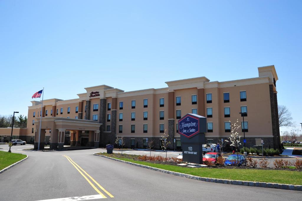 Hampton Inn and Suites Robbinsville - main image