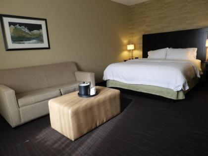 Hampton Inn and Suites Robbinsville - image 11