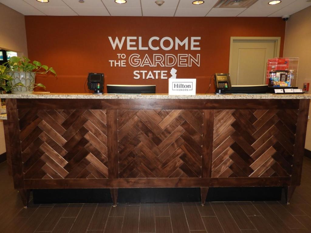 Hampton Inn and Suites Robbinsville - image 2