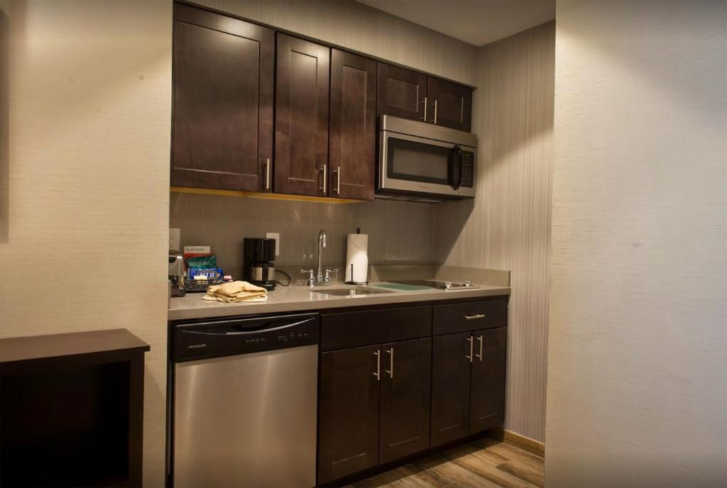 Homewood Suites by Hilton Hamilton NJ - main image