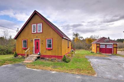 Trenton Chalet - 7 Miles to Acadia National Park! - image 2