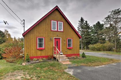 Trenton Chalet - 7 Miles to Acadia National Park! - image 3