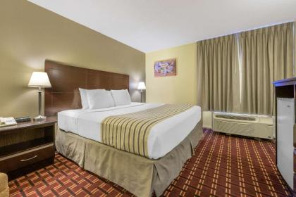 Econo Lodge Inn & Suites Triadelphia - image 9