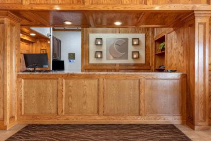 Comfort Inn & Suites - image 3