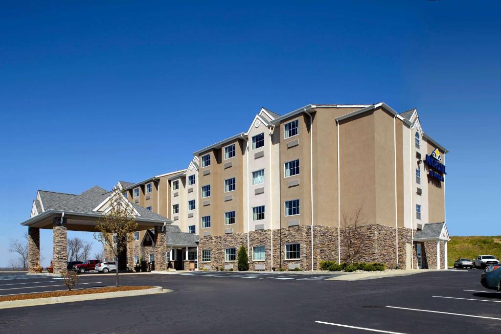 Microtel Inn & Suites by Wyndham Wheeling at The Highlands - main image