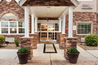 Microtel Inn & Suites by Wyndham Wheeling at The Highlands - image 15