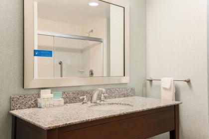 Hampton Inn & Suites Wheeling - The Highlands - image 11