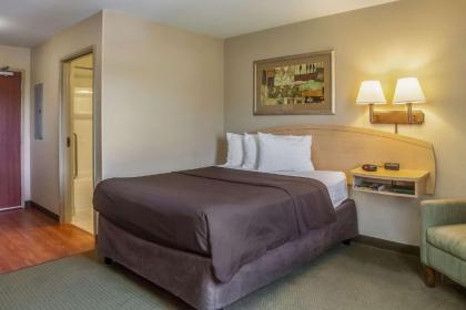 Suburban Extended Stay Hotel - image 12