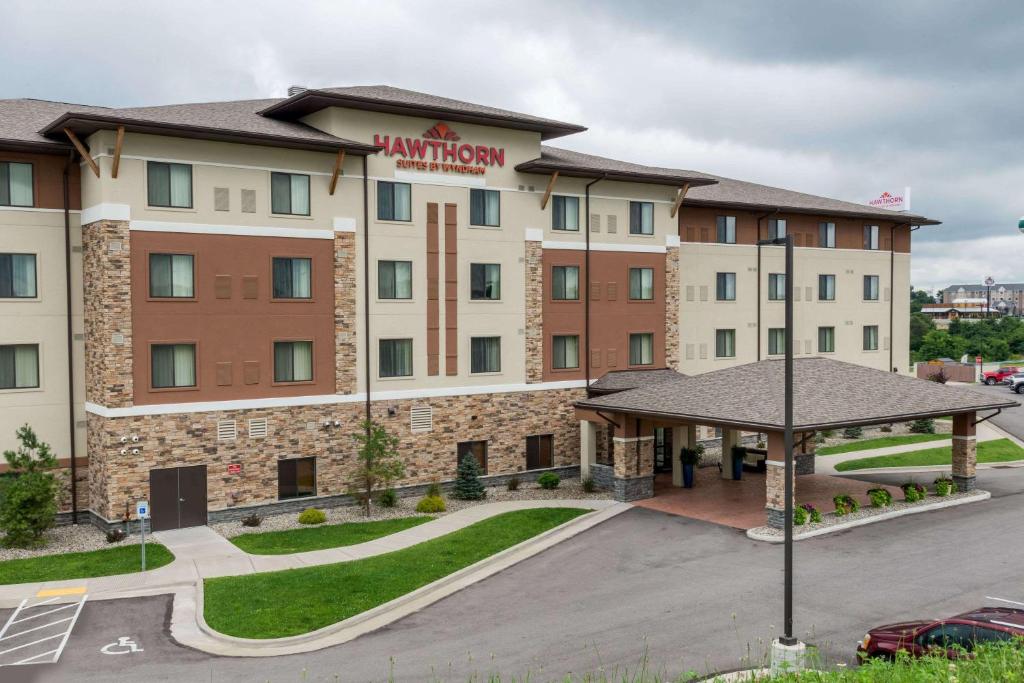 Hawthorn Suites by Wyndham Wheeling at The Highlands - image 6