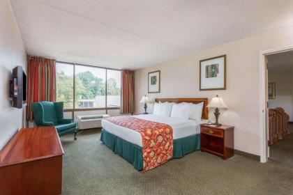 Ramada by Wyndham Triangle/Quantico - image 20