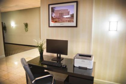 Ramada by Wyndham Triangle/Quantico - image 3