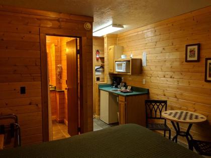 Emerald Forest Cabins - image 14