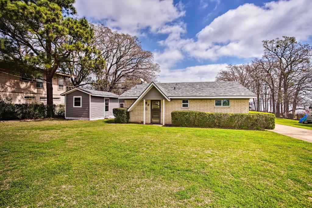 Cozy Trinidad Cabin On Cedar Creek Lake! - image 2