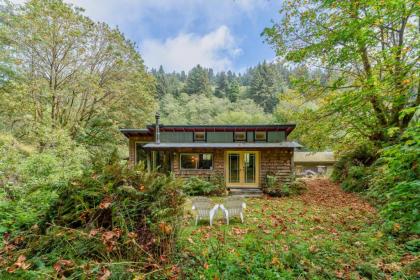 Stone Lagoon Cabin - image 9