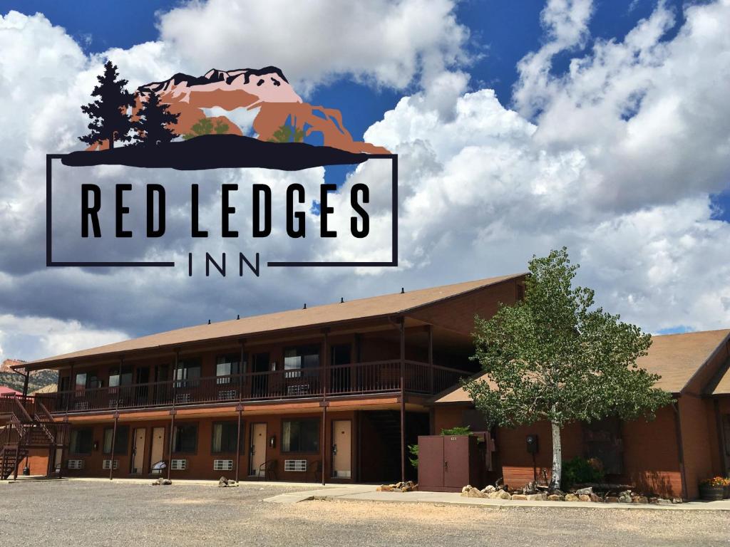 Red Ledges Inn - main image