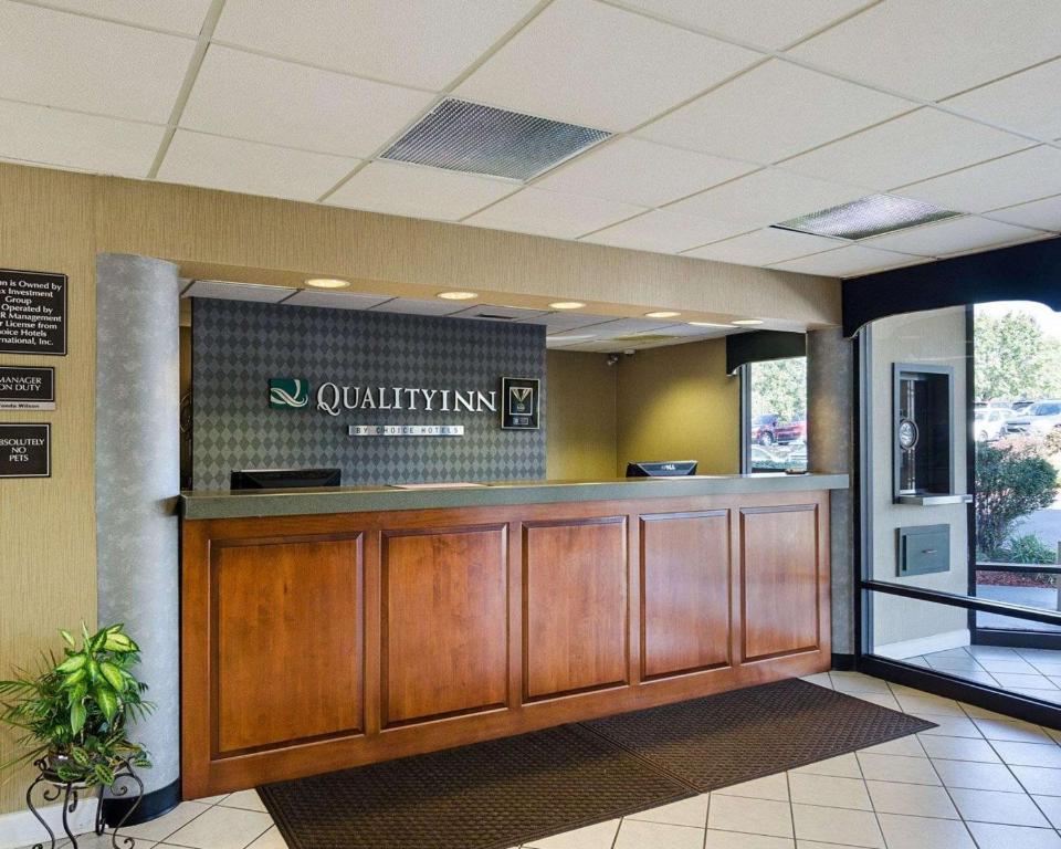 Quality Inn Troutville - Roanoke North - image 2