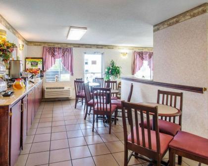 Econo Lodge Troy - image 3