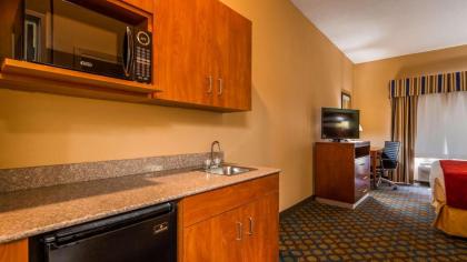 Best Western Troy Hotel - image 12