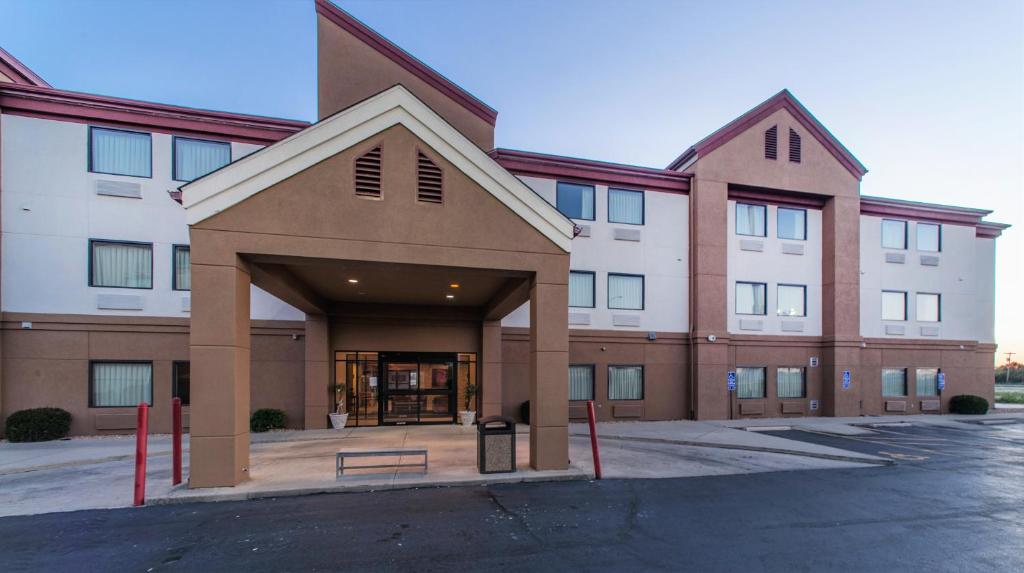 Red Roof Inn St Louis - Troy IL - main image