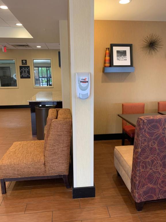 Hampton Inn Troy - image 3