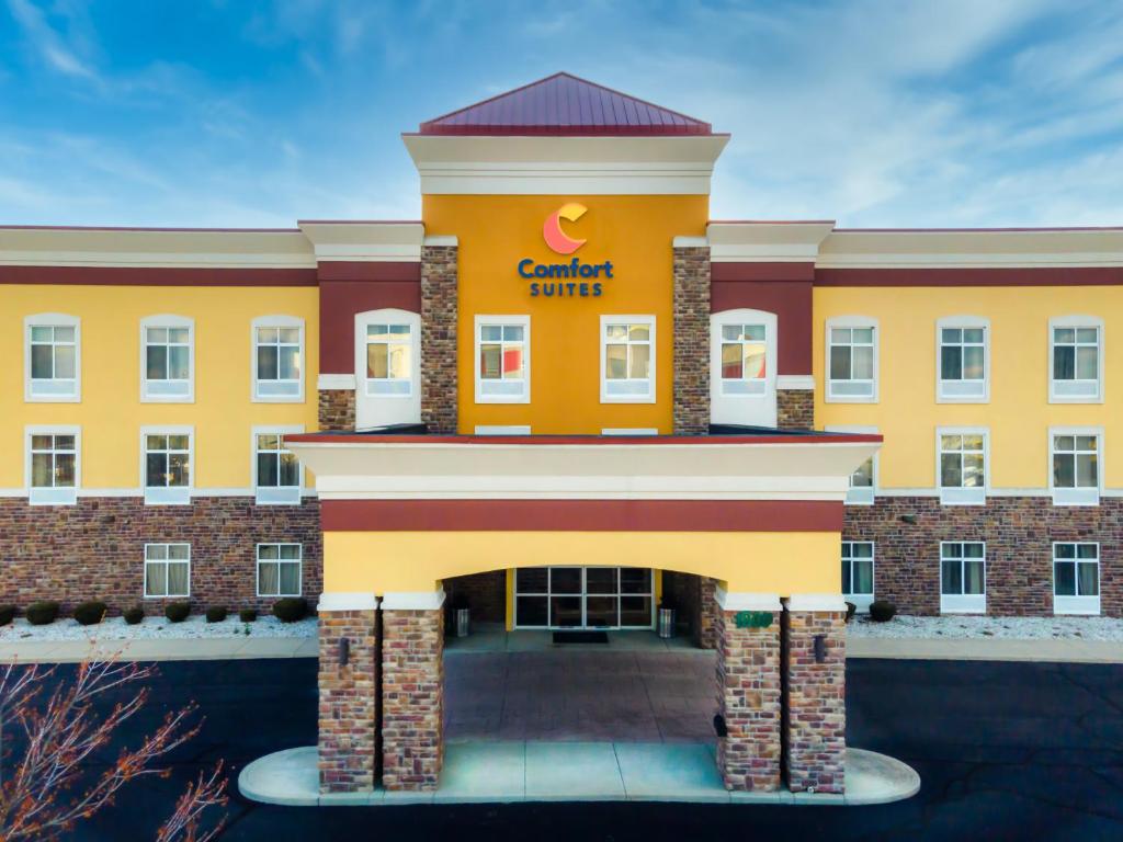 Comfort Suites Troy - main image