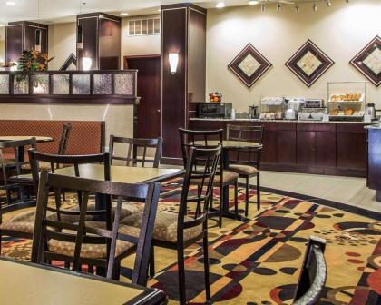 Comfort Suites Troy - image 12