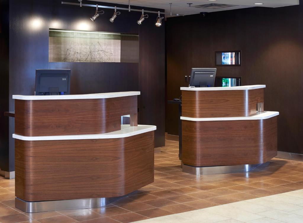 Courtyard by Marriott Detroit Troy - image 3