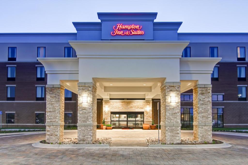 Hampton Inn & Suites Detroit/Troy - main image