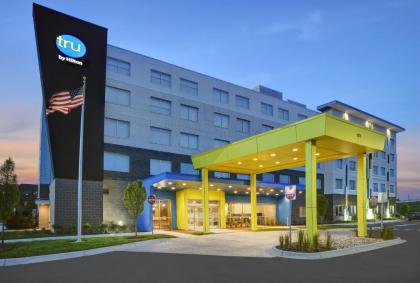 Tru By Hilton Troy Detroit Mi - image 6