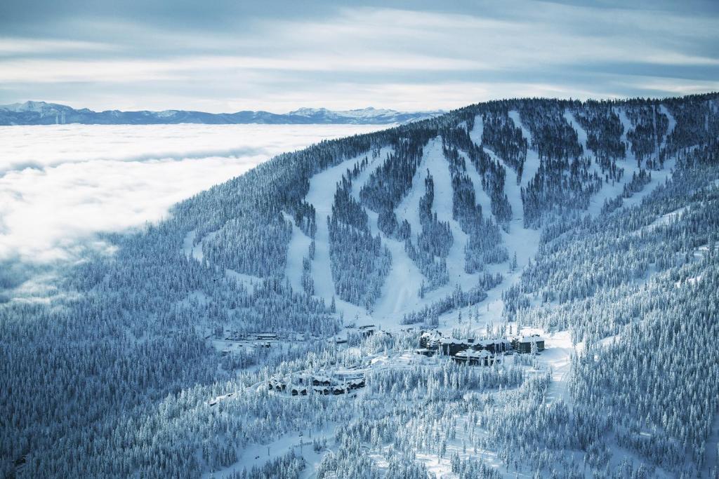 The Ritz-Carlton Lake Tahoe - main image