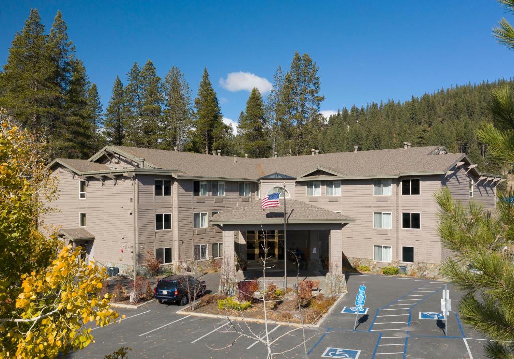 Truckee Donner Lodge - image 2