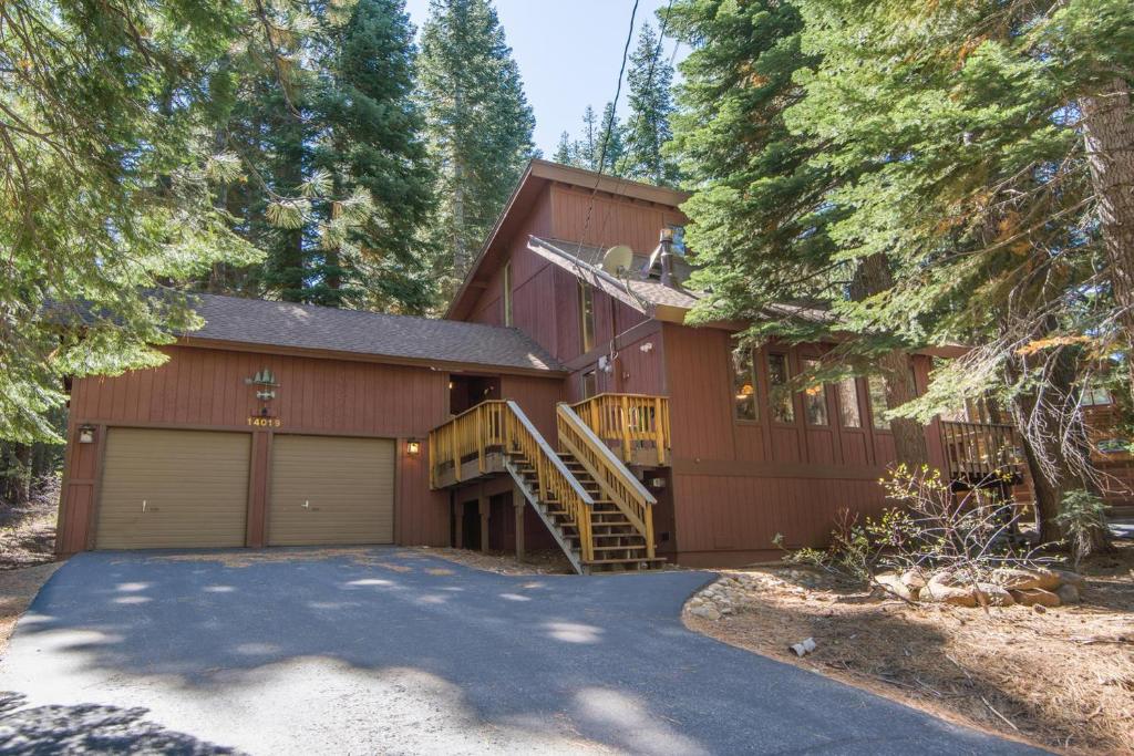 Schrader by Tahoe Truckee Vacation Properties - main image