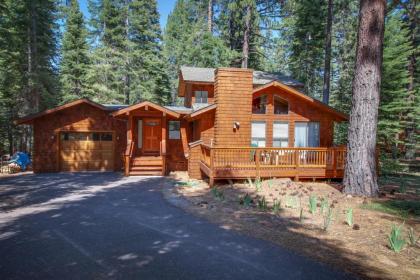 Beaver Pond Northstar Luxury Chalet with Hot tub truckee