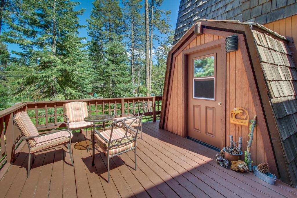 Truckee Mountain Retreat - main image