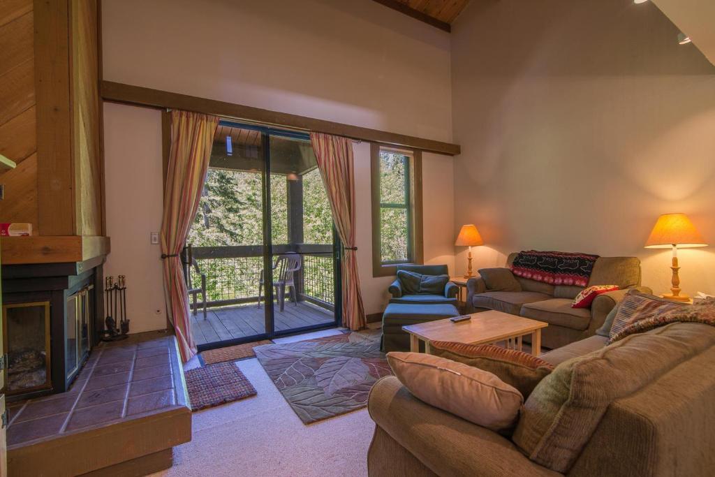 Albert by Tahoe Truckee Vacation Properties - image 3