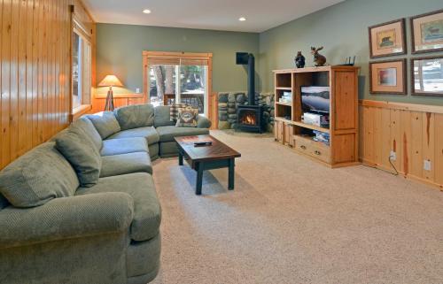 14394 Tyrol Rd Condo - image 4