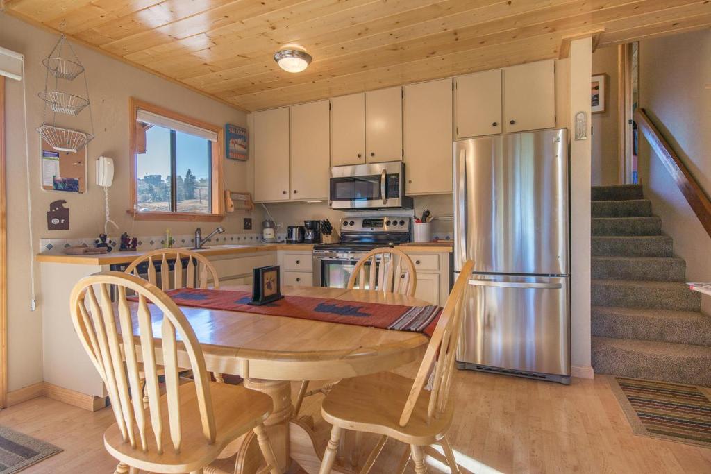 Levine by Tahoe Truckee Vacation Properties - image 3