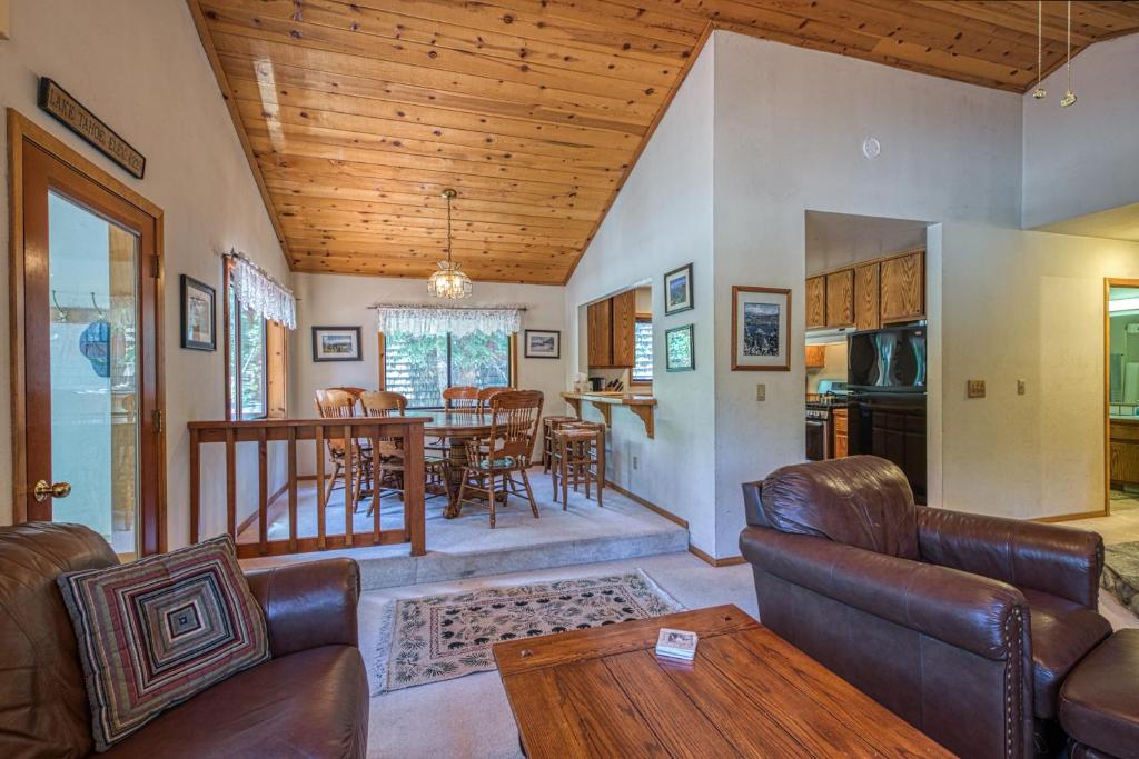 Cozy Northstar Family Home - 4 Bed 3 Bath Vacation home in Northstar - image 2