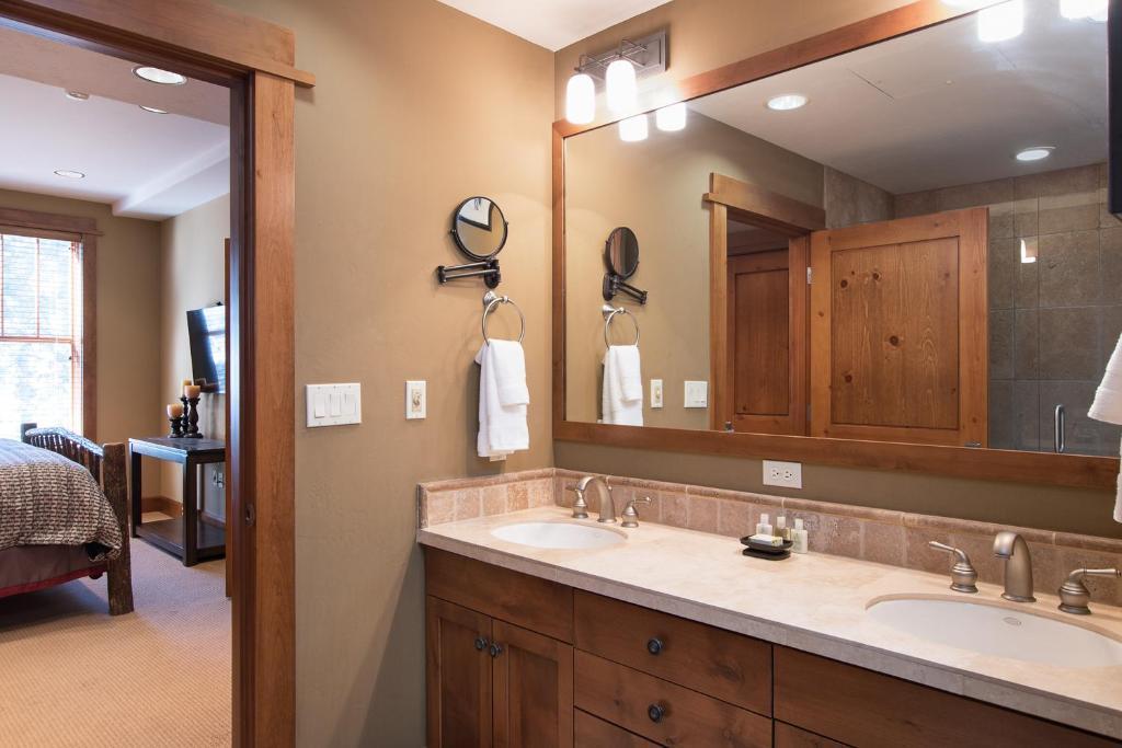 Luxury 2BD Village at Northstar Residence - 306 Iron Horse South - image 3