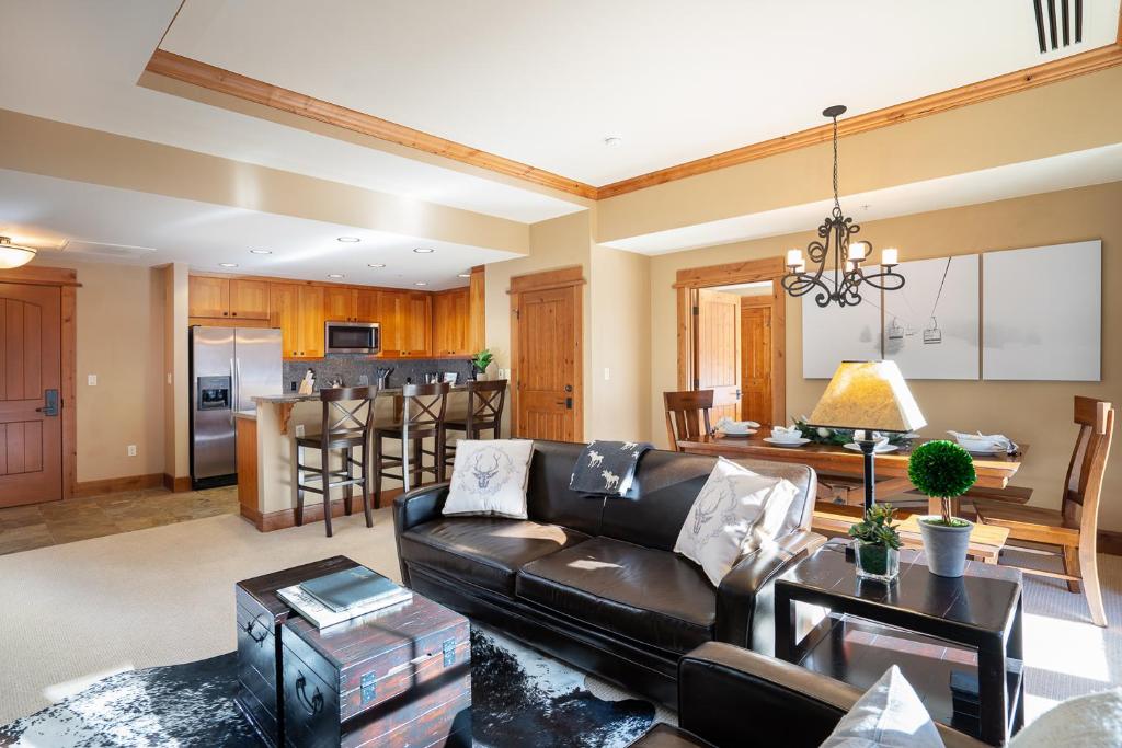 Cozy ski-in/ski-out Northstar Village Residence - Big Horn 408 - main image