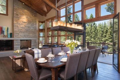 Luxury 4BD True Ski-In/Ski-Out Mid-Mountain Residence - Trailside Northstar - image 1