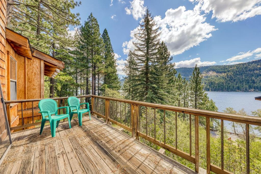 Classic Donner Lake View Cabin - main image