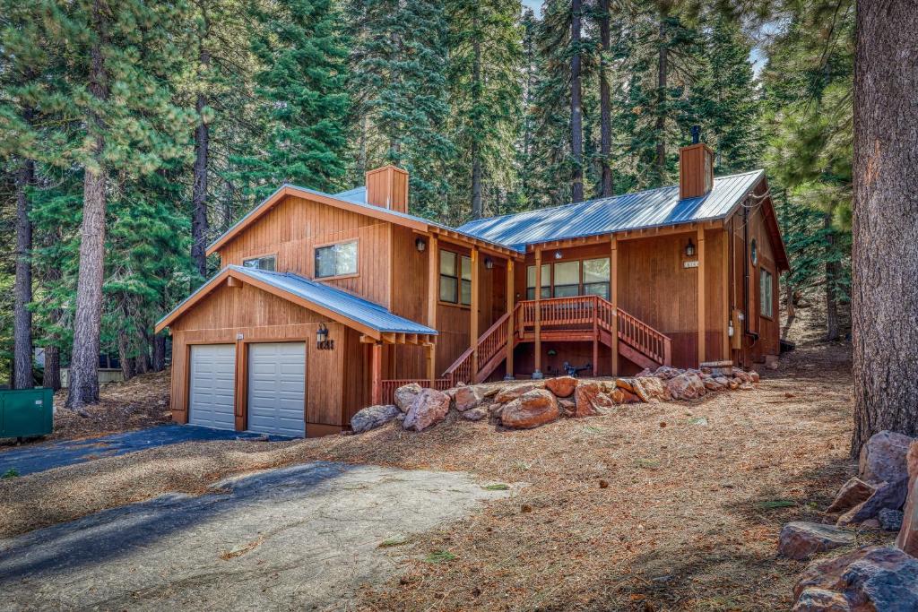 Tasteful Truckee Cabin - main image