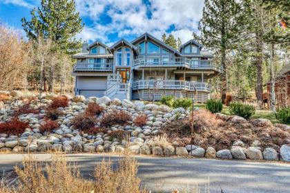 Sleek Hill Haven with martis Valley Views California