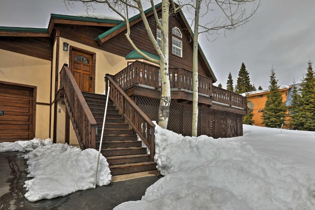 Quiet Chalet with Big Views - Walk to Tahoe Skiing! - image 4