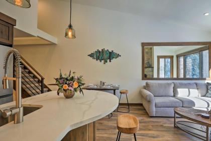 Sleek Ski-in and Ski-Out Northstar Resort Condo with Pool - image 18