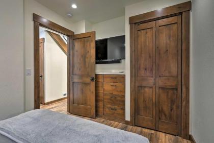 Sleek Ski-in and Ski-Out Northstar Resort Condo with Pool - image 2