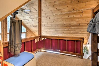 Outdoorsy Cabin Retreat Less Than 2 Miles to Donner Lake! - image 10