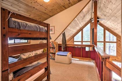 Outdoorsy Cabin Retreat Less Than 2 Miles to Donner Lake! - image 15