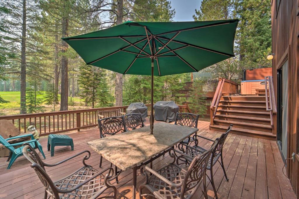 Truckee Golf Course Home with Hot Tub and Spacious Deck - main image